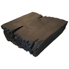 Table d'appoint ou table basse minimaliste en bois de teck carbonisé Andrianna Shamaris