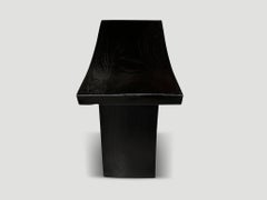 Andrianna Shamaris Minimalistische Espresso-Bänke aus Teakholz