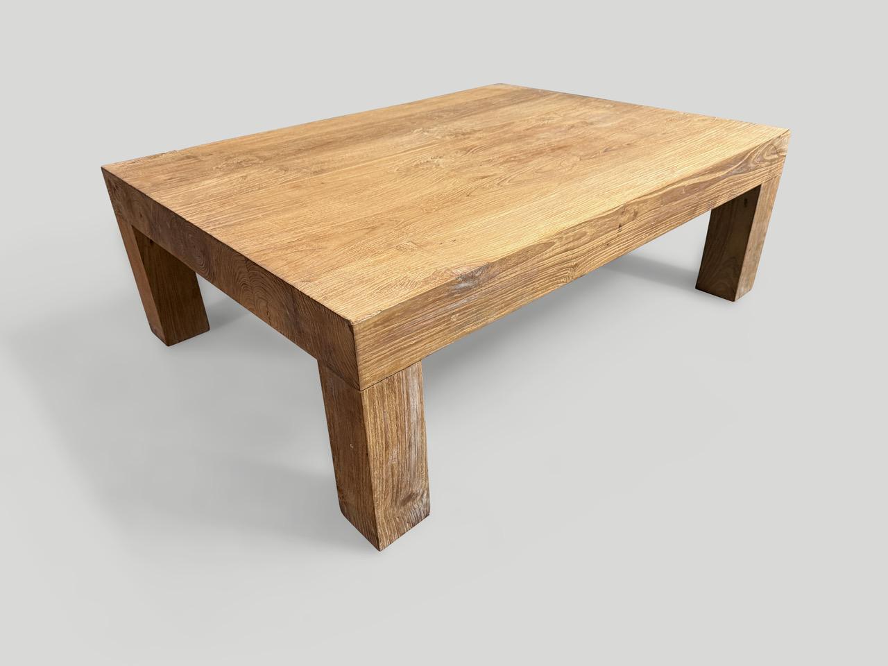 Andrianna Shamaris Minimalist Natural Teak Wood Coffee Table Moderno orgánico en venta