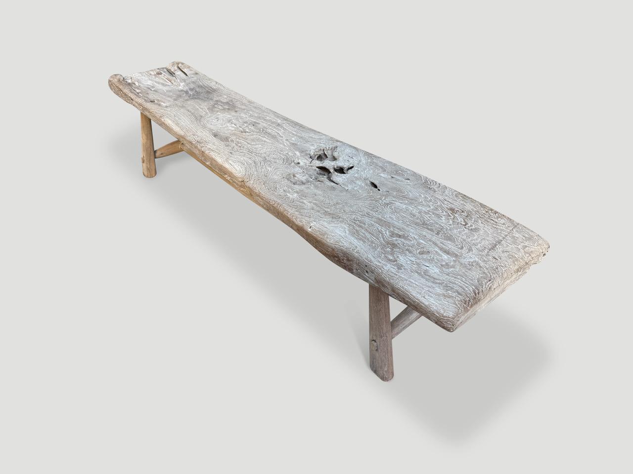 Andrianna Shamaris Banco o diván minimalista de madera orgánica Moderno orgánico en venta