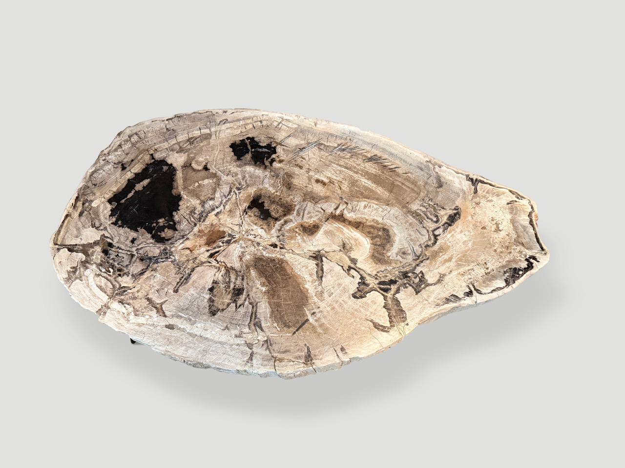 XXIe siècle et contemporain Andrianna Shamaris Table basse minimaliste en Wood Wood en vente