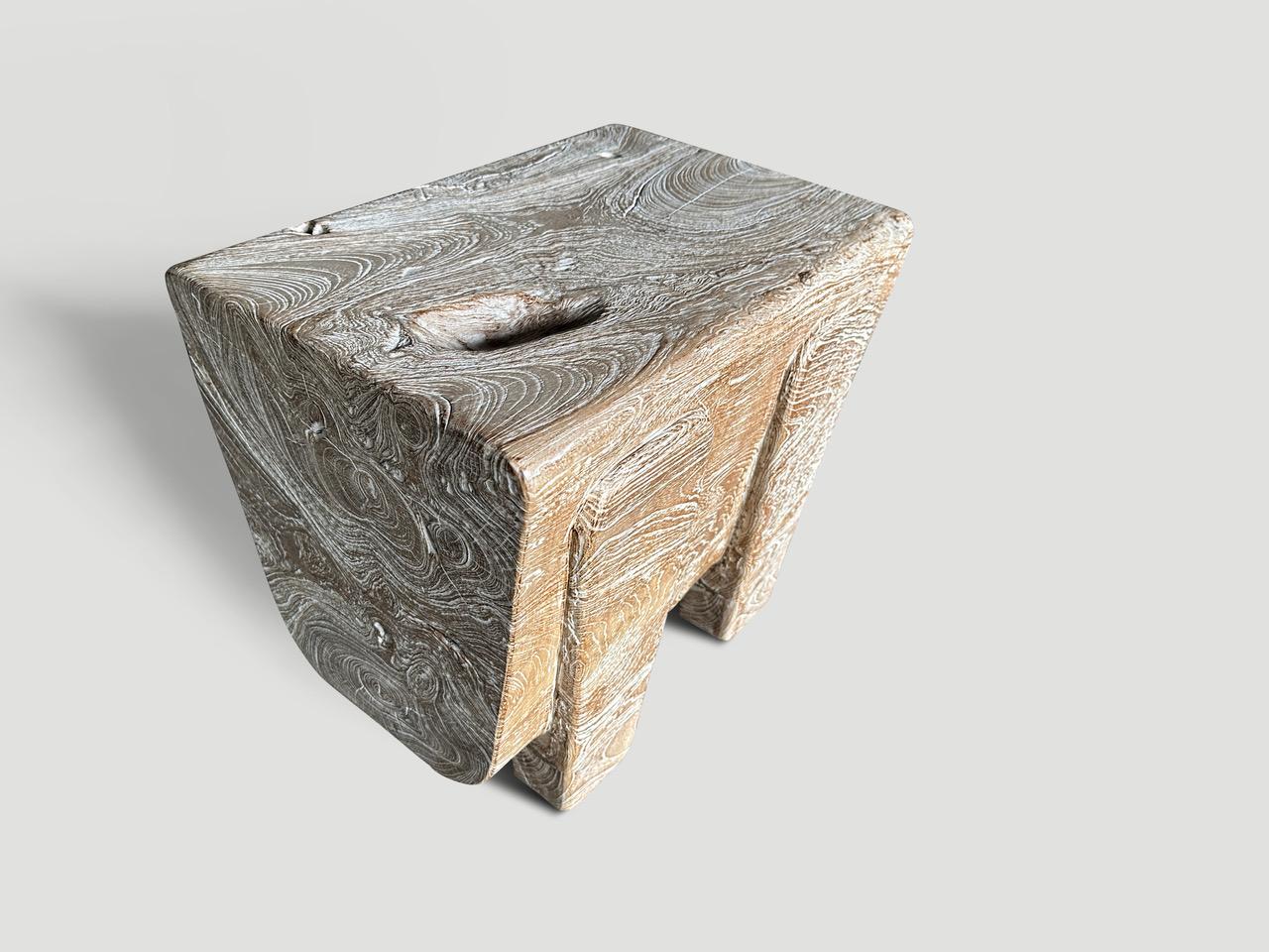 Minimaliste Andrianna Shamaris Petite table basse ou table d'appoint/banc minimaliste en vente
