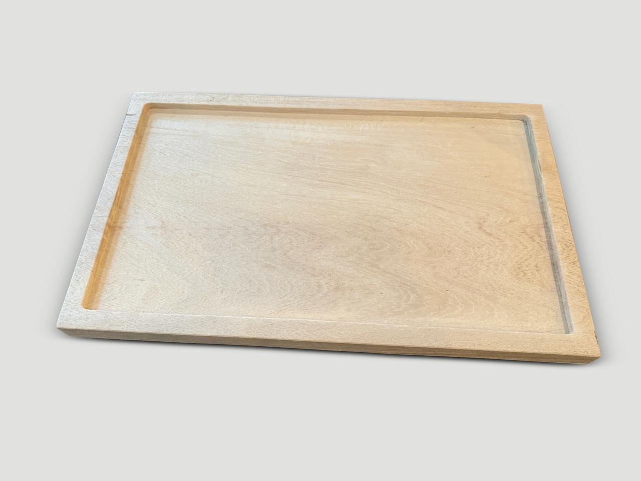 Andrianna Shamaris Bandeja minimalista de madera de teca de St Barts