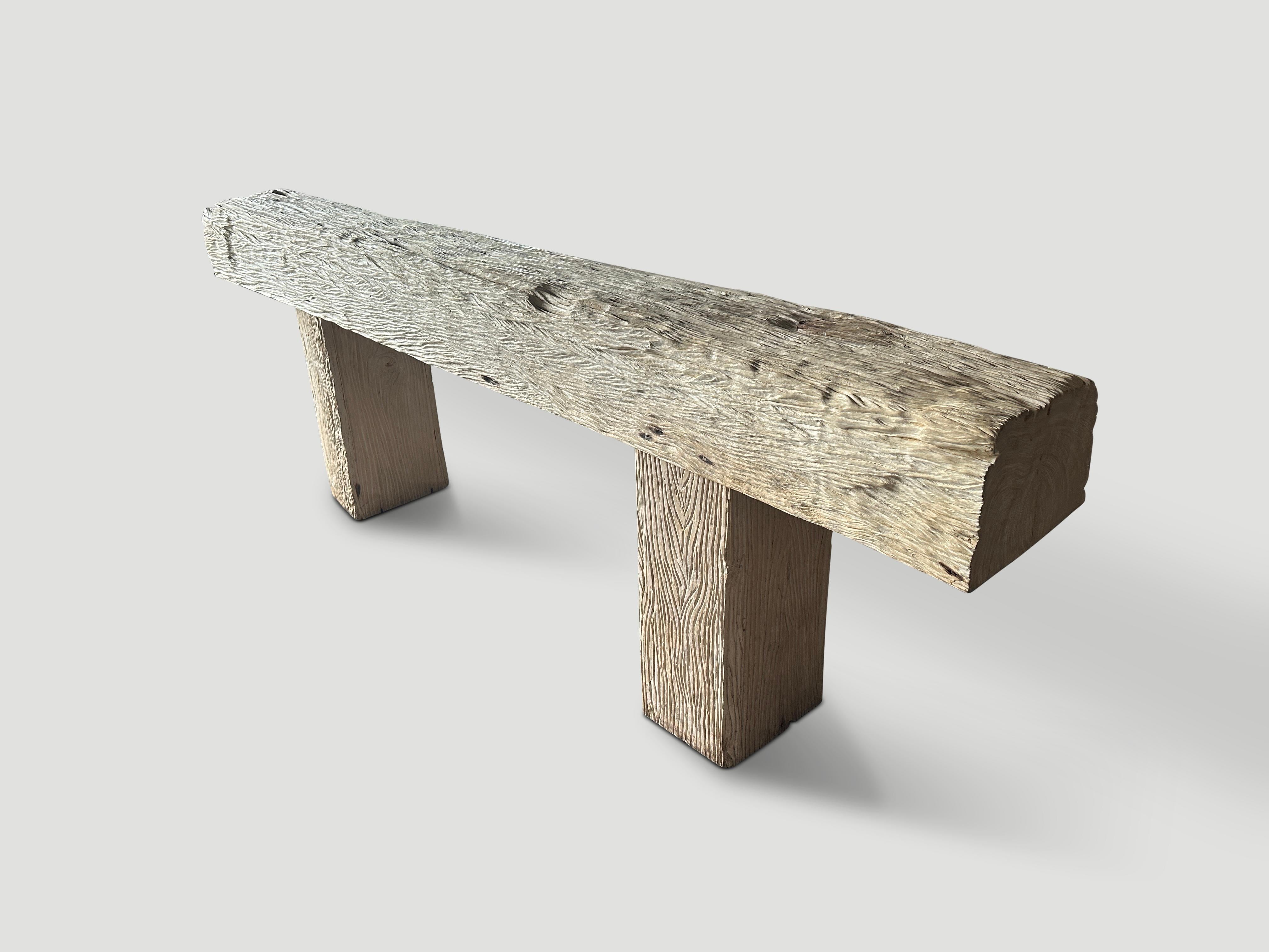 Andrianna Shamaris Mesa consola monumental de madera de teca blanqueada Moderno orgánico en venta