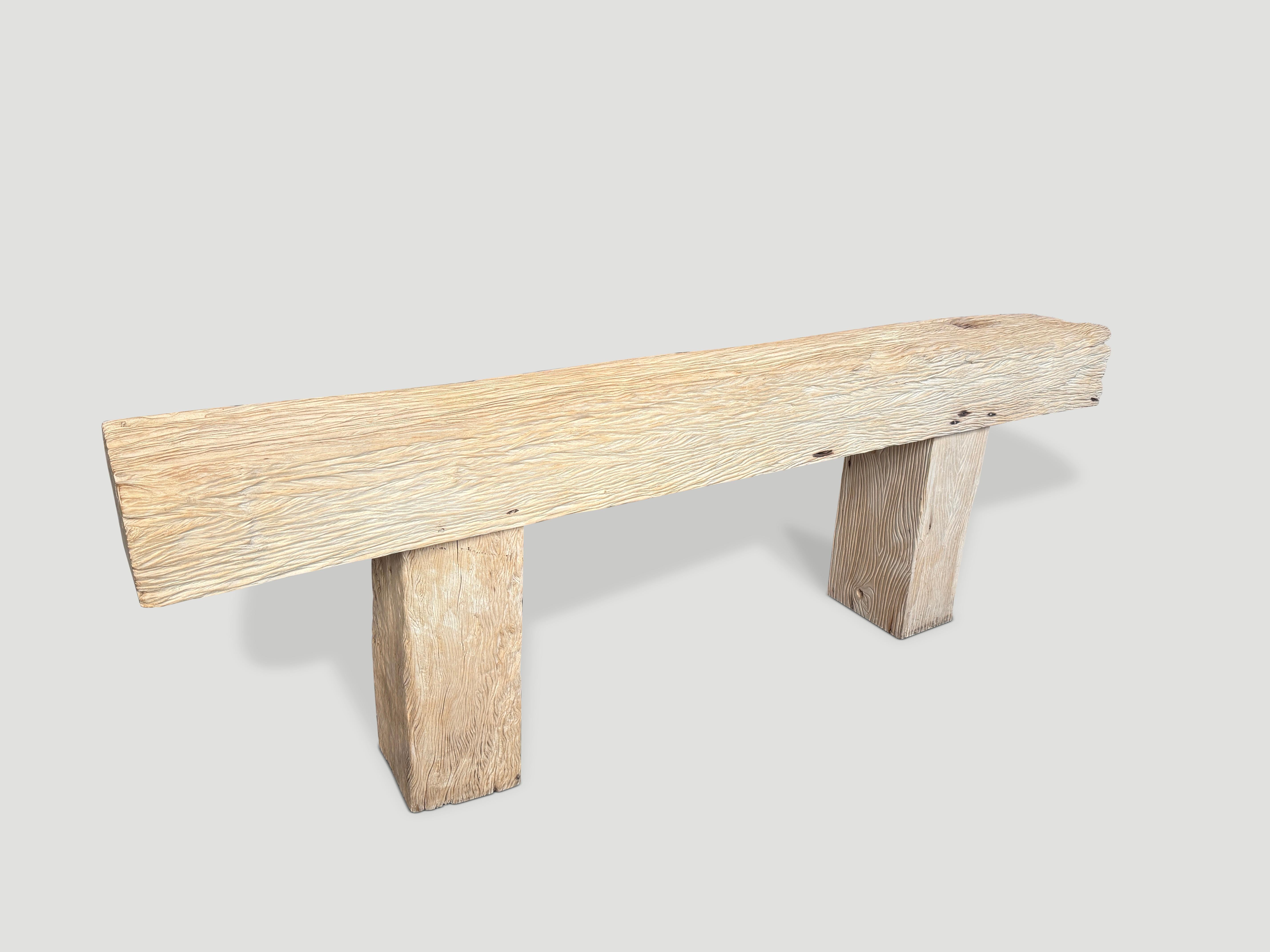 Andrianna Shamaris Mesa consola monumental de madera de teca blanqueada Siglo XXI y contemporáneo en venta