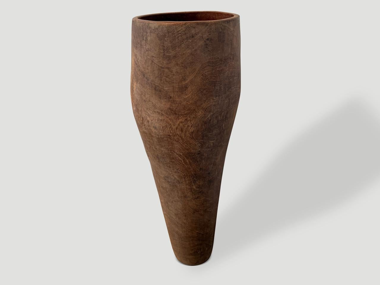 Minimalismo Contenitore scultoreo di qualità museale Andrianna Shamaris in vendita