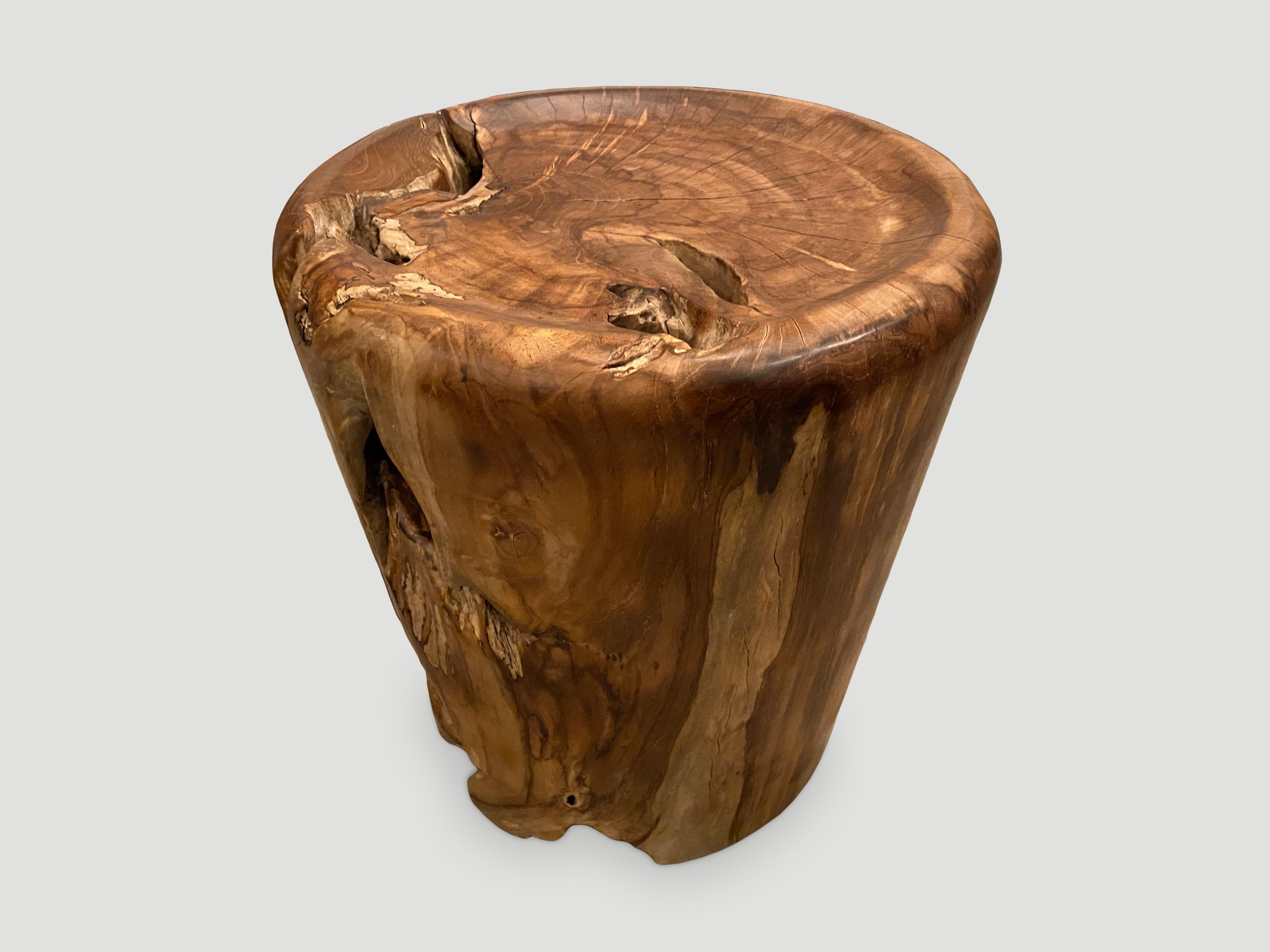 Andrianna Shamaris Organic Natural Teak Wood Tray Side Table In Excellent Condition For Sale In New York, NY