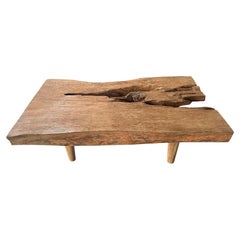 Andrianna Shamaris Table basse en bois de Suar Organic Single Slab