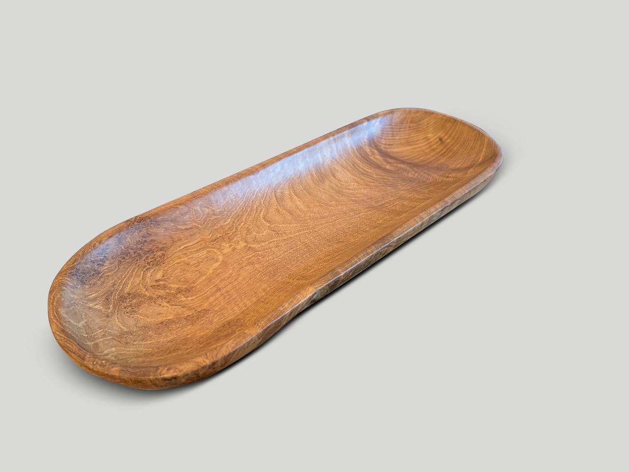 Piatto ovale in Wood di Andrianna Shamaris In condizioni ottime in vendita a New York, NY