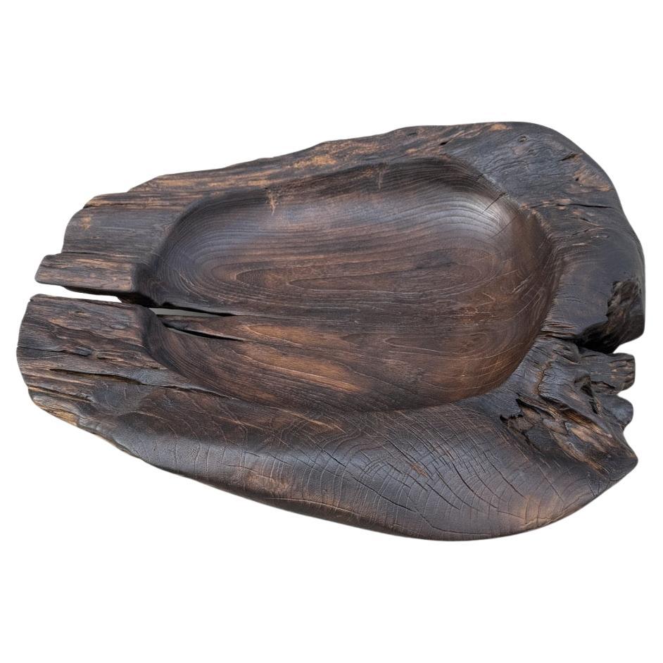 Andrianna Shamaris Vasija escultórica de madera de teca sobredimensionada y carbonizada
