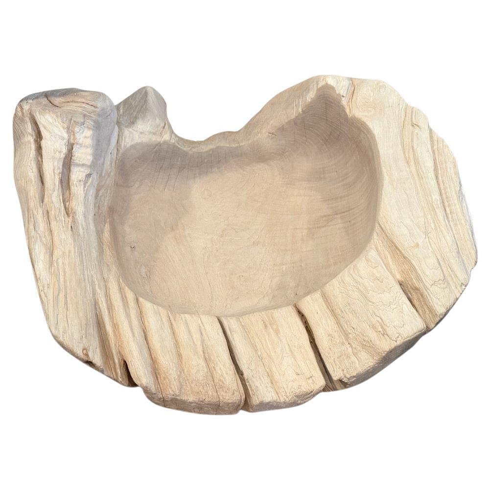 Andrianna Shamaris Vaso scultoreo in legno di teak sbiancato e sovradimensionato in vendita