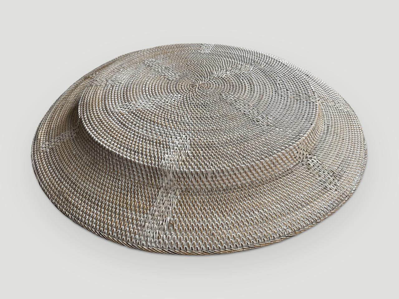 Andrianna Shamaris Oversized Hand Woven Rattan Platter In Excellent Condition For Sale In New York, NY