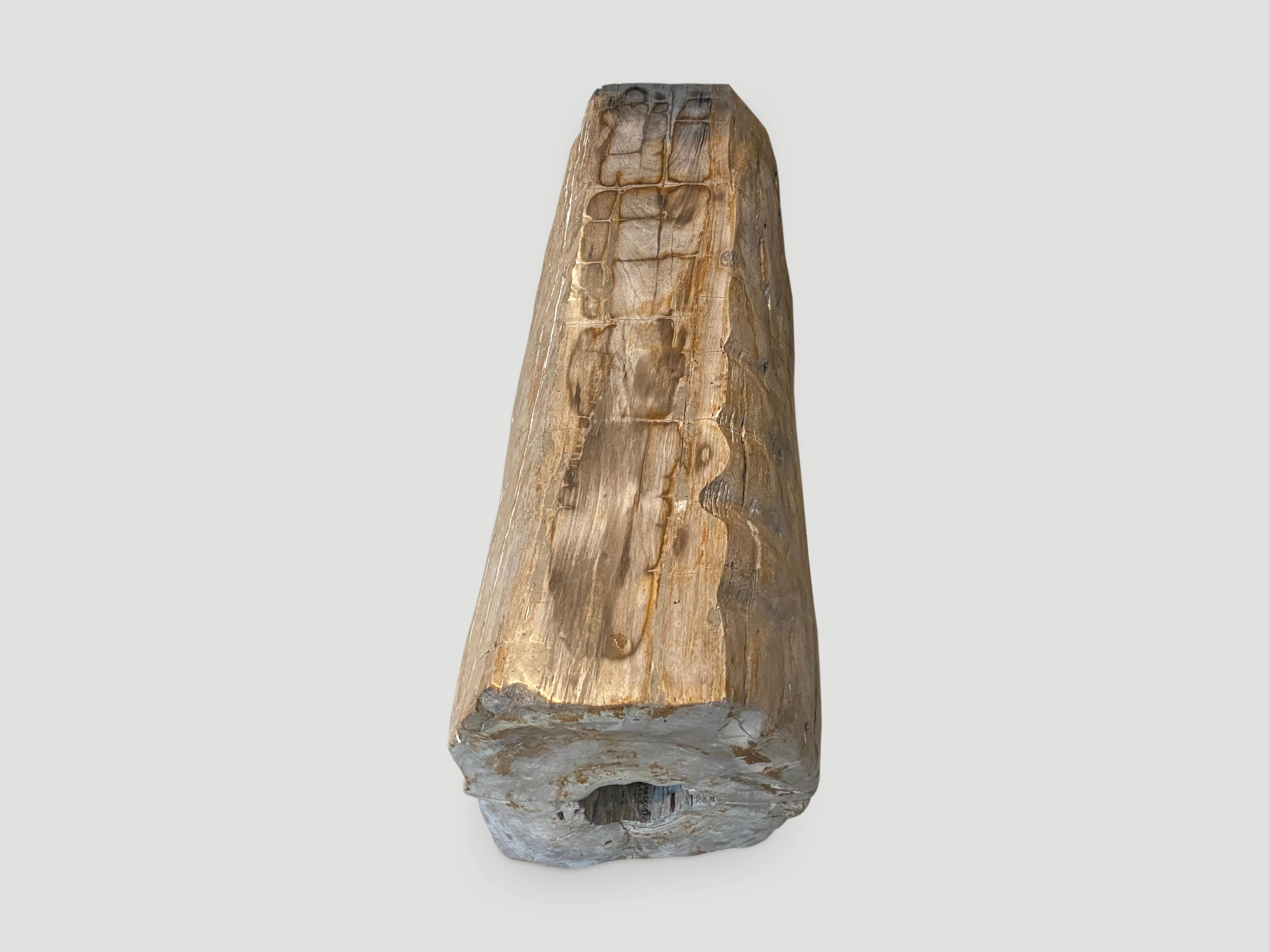 Andrianna Shamaris Raro banco de troncos de madera petrificada en Excelente estado para la venta en New York, NY