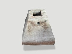 Base de colonne ancienne sculpturale