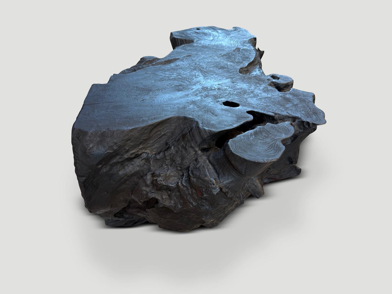 Tavolino o panca scultorea in Wood Wood di Andrianna Shamaris In condizioni ottime in vendita a New York, NY