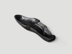 Andrianna Shamaris Vasija escultórica de madera de teca carbonizada