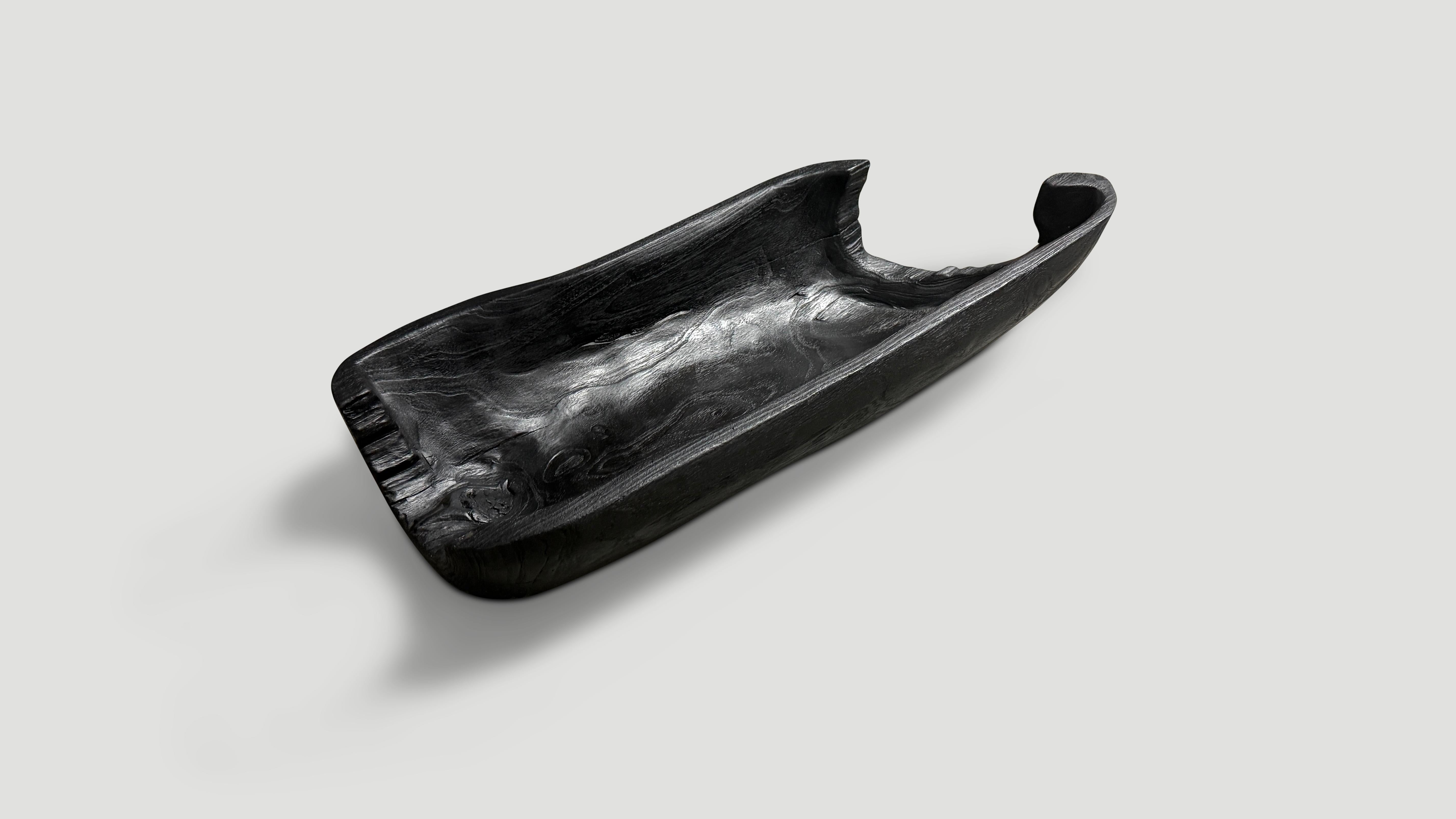 Organique Andrianna Shamaris Vessel sculptural en bois de teck calciné en vente