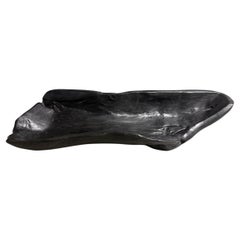 Andrianna Shamaris Vessel sculptural en bois de teck calciné
