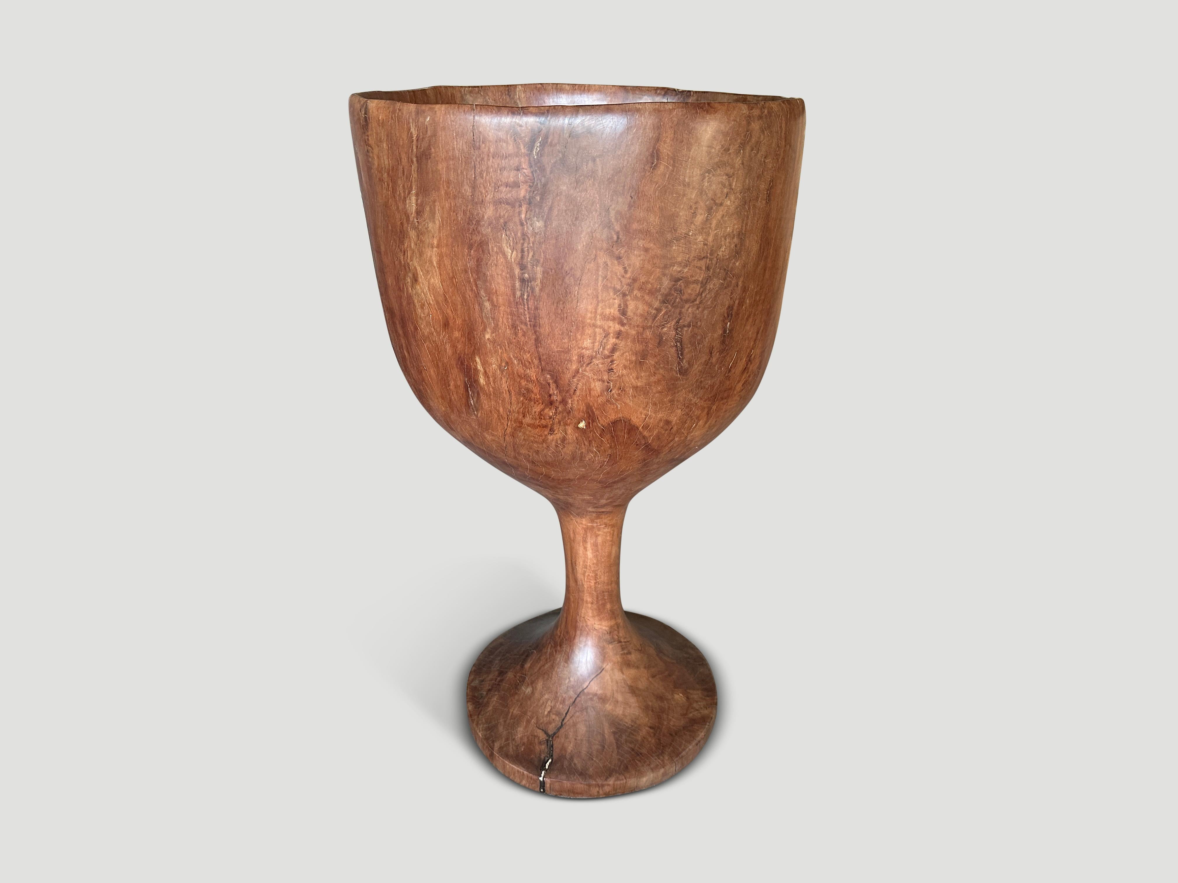 Organique Vase sculptural Andrianna Shamaris en vente