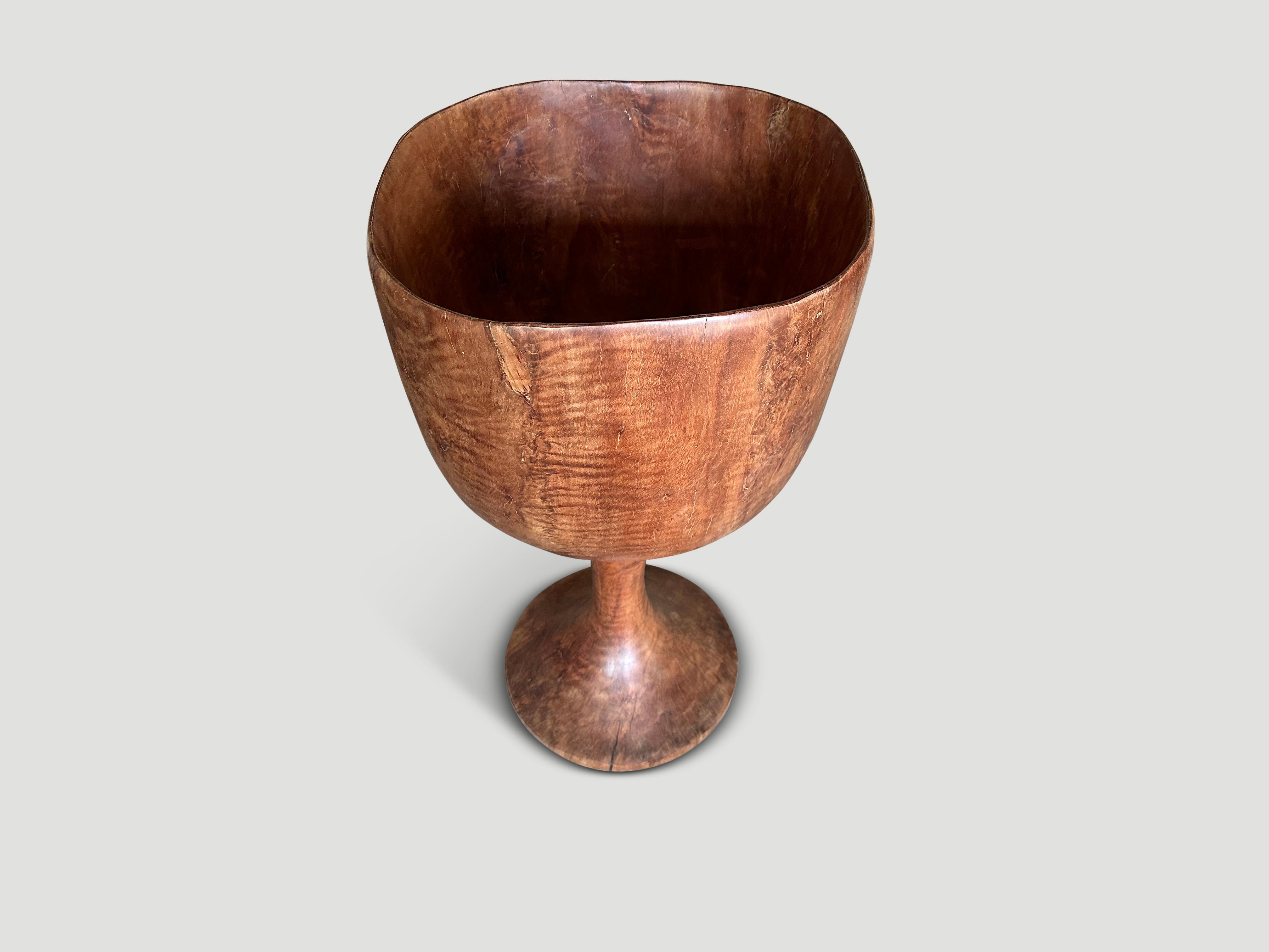 XXIe siècle et contemporain Vase sculptural Andrianna Shamaris en vente