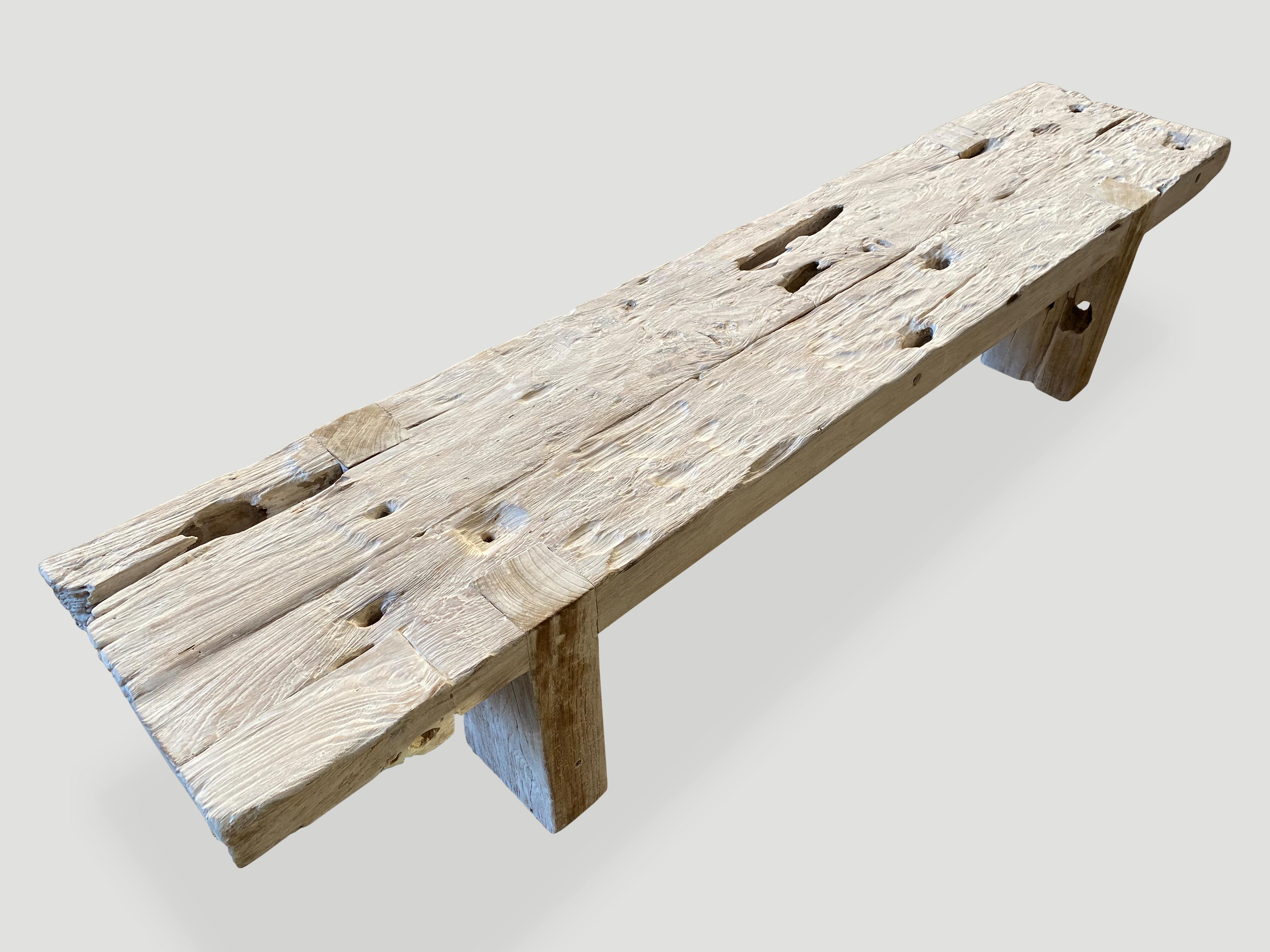 XXIe siècle et contemporain Banc Andrianna Shamaris St. Barts en bois de teck blanchi en vente