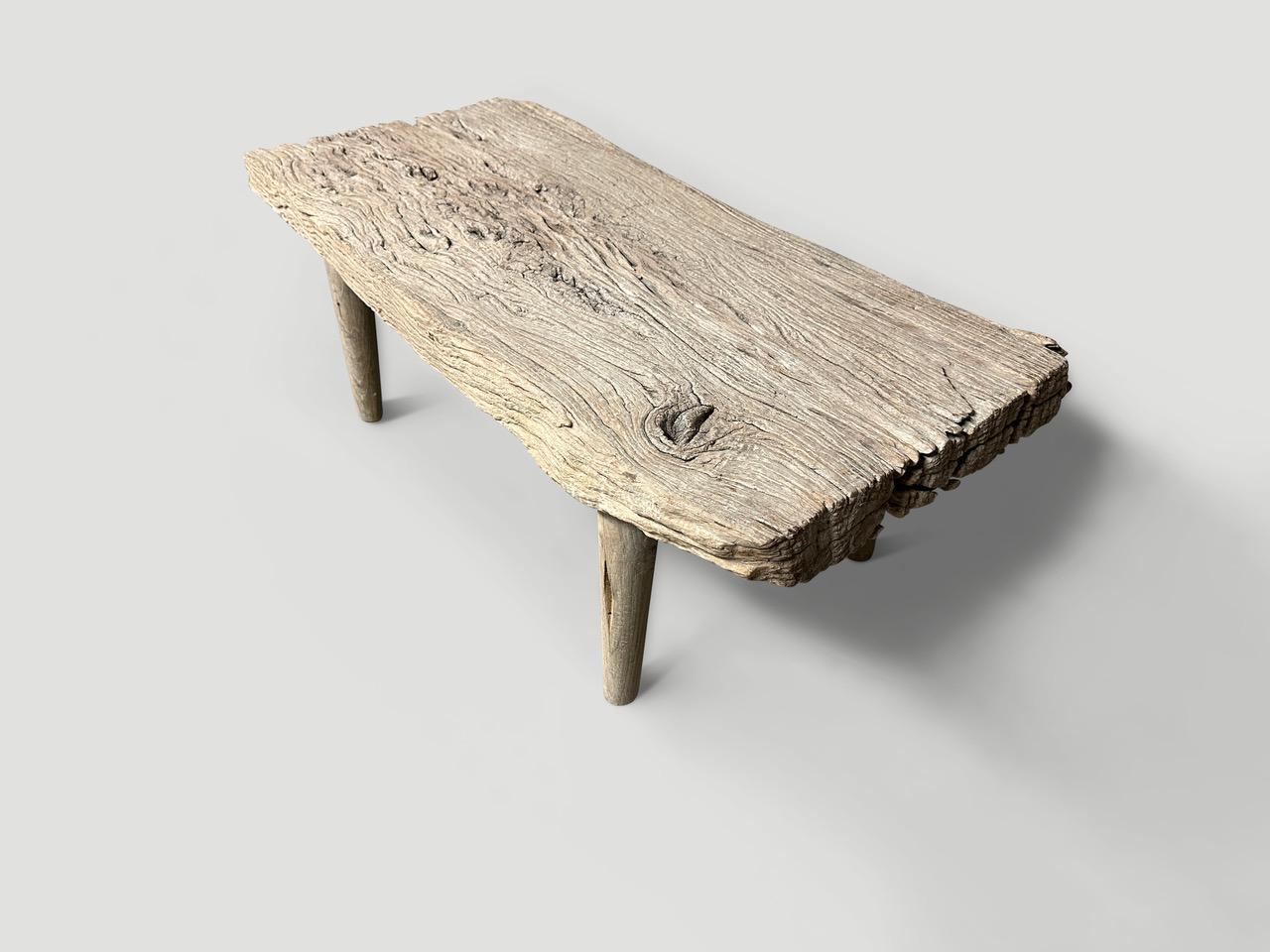 Organique Andrianna Shamaris Table basse ou banc en bois de teck en vente