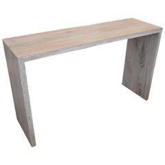Console Andrianna Shamaris St. Barts en bois de teck avec incrustation de coquillages