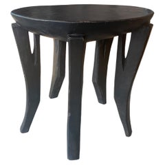 Table d'appoint ou tabouret sculptural ancien Tanzanien Andrianna Shamaris