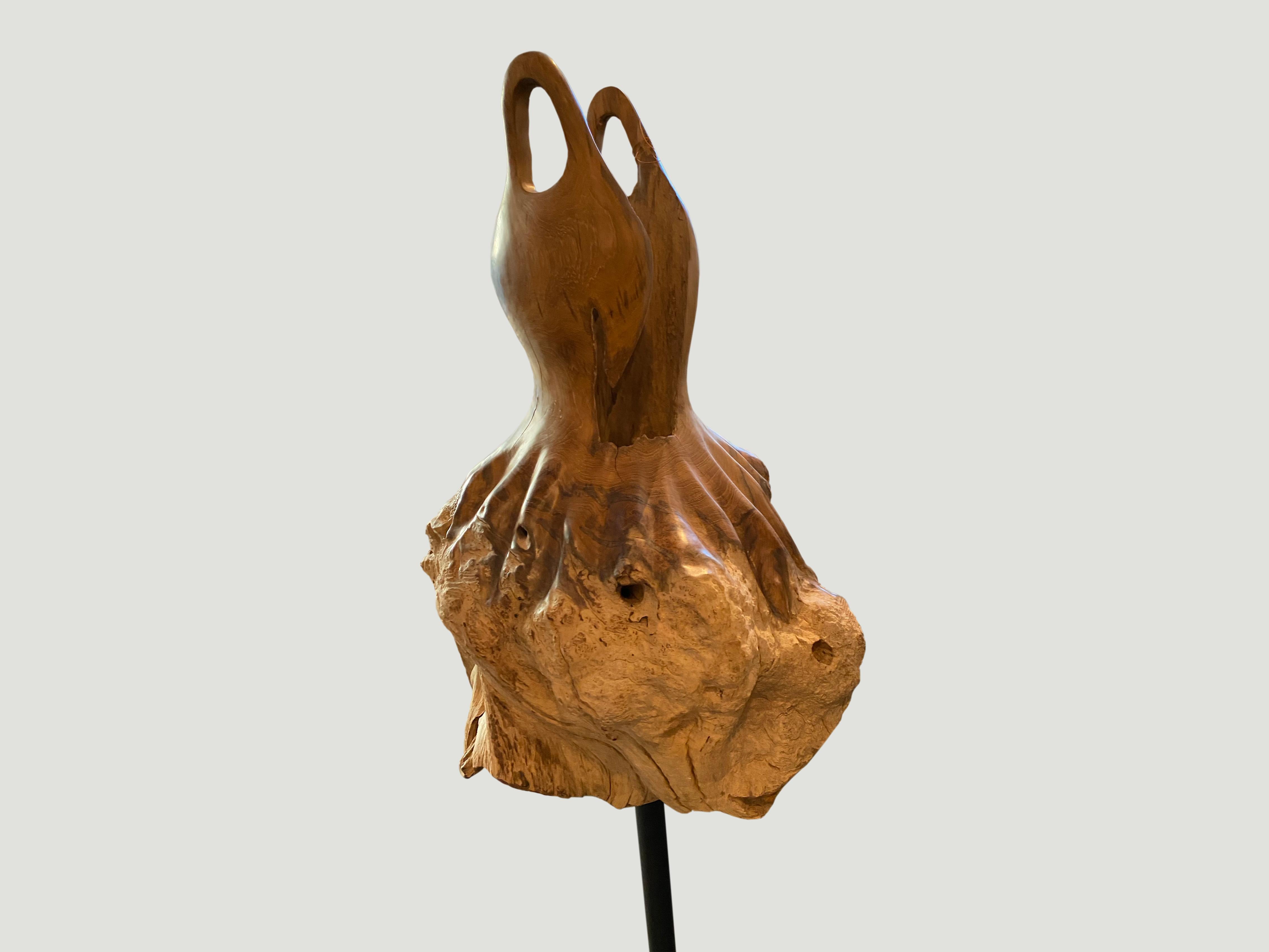 Métal Andrianna Shamaris sculpture de ballerine en bois de teck en vente
