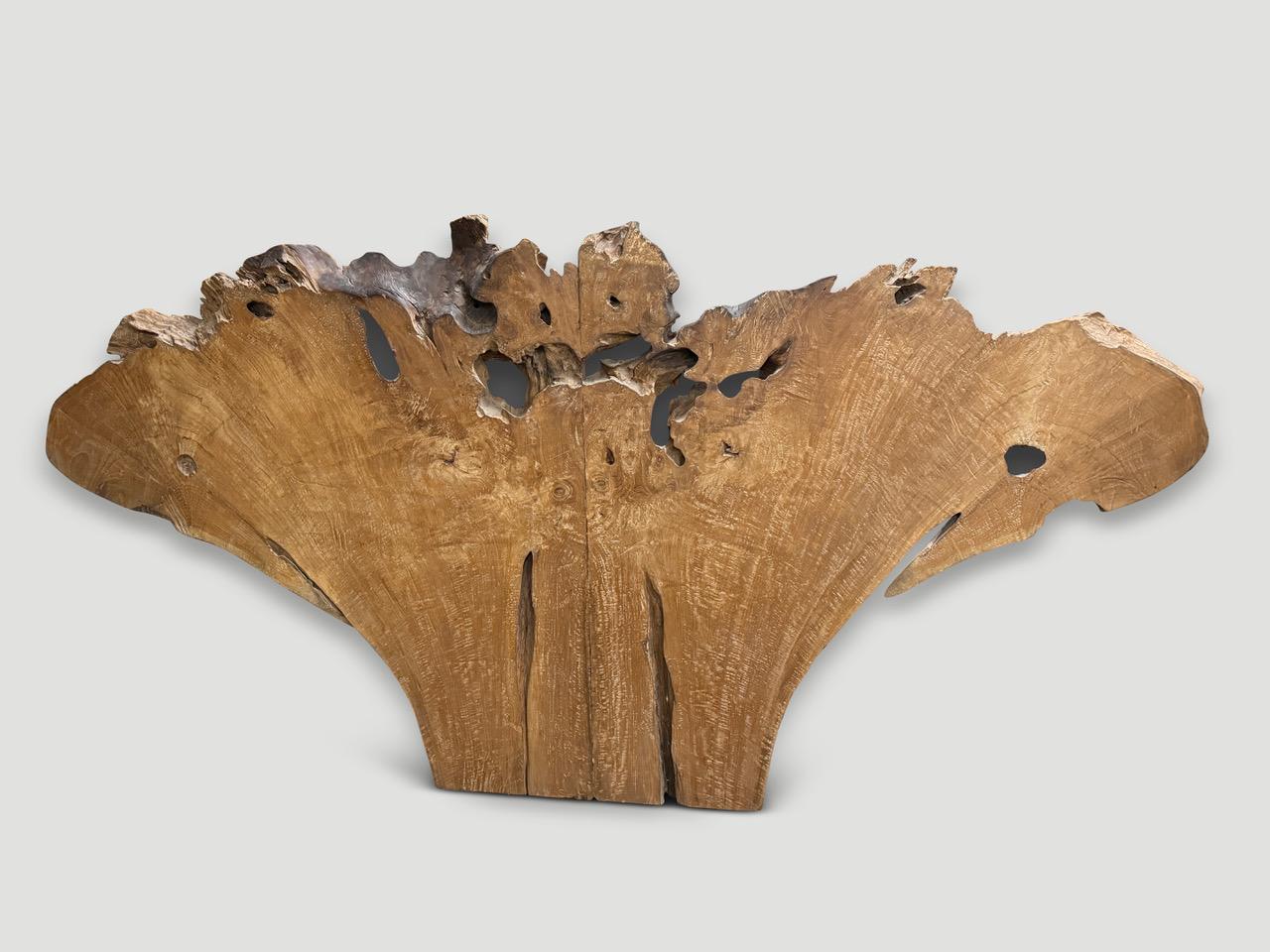 Organique Andrianna Shamaris tête de table basse ou tenture murale en bois de teck en vente
