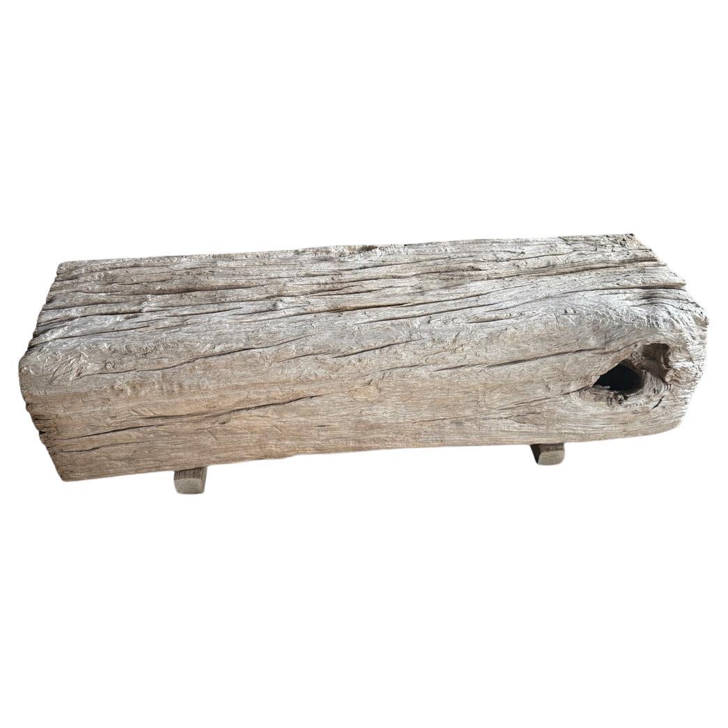 Panchina scultorea in stile tronco di legno di teak di Andrianna Shamaris in vendita