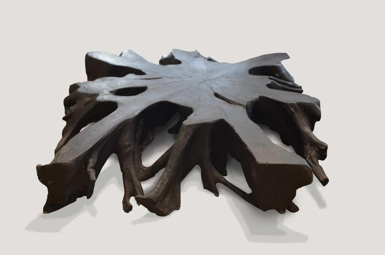 Andrianna Shamaris Colgador de Pared o Mesa de Centro de Raíz de Madera de Teca en Excelente estado para la venta en New York, NY