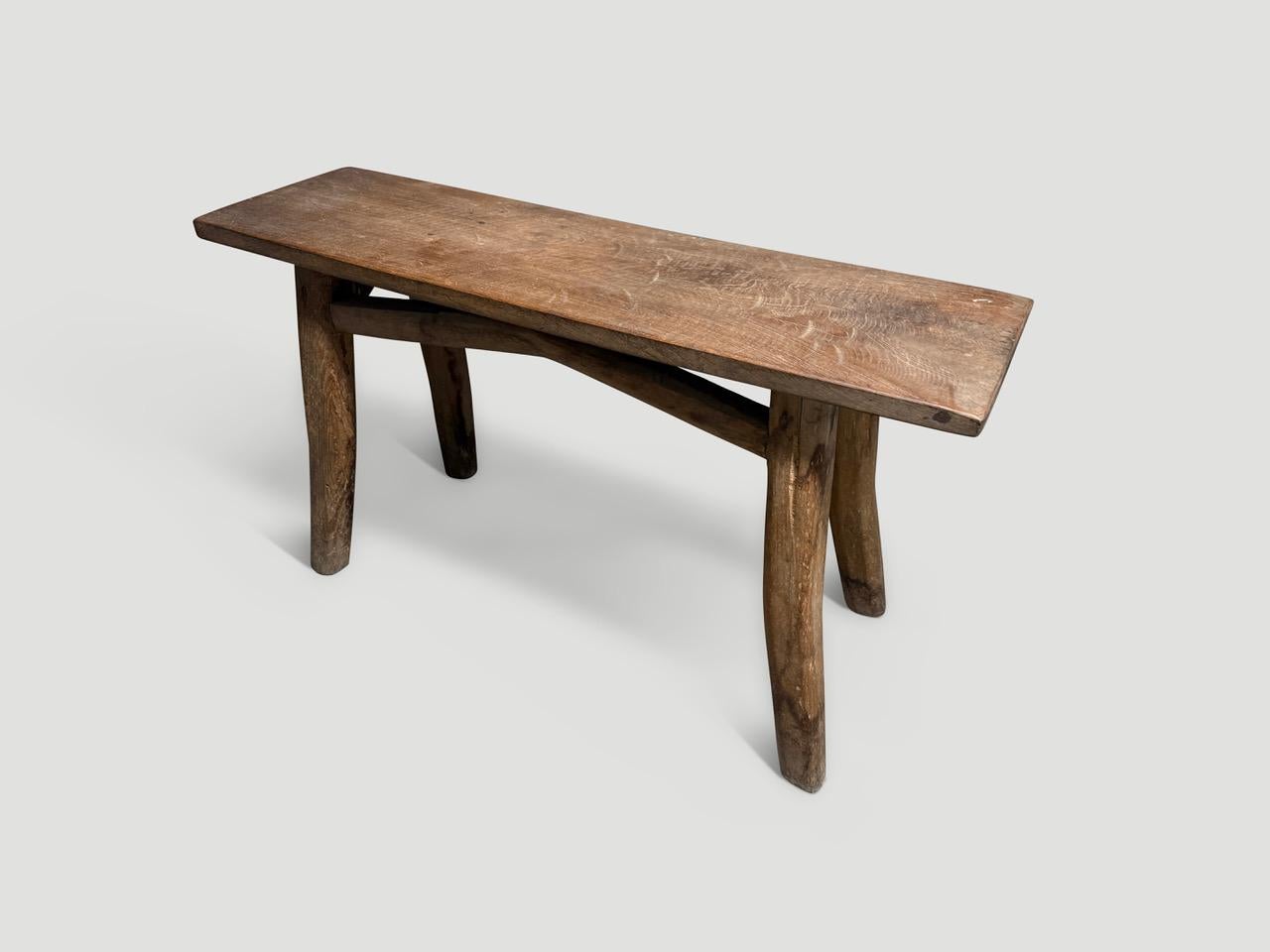 Andrianna Shamaris Banco Wabi Sabi de madera de teca Minimalista en venta