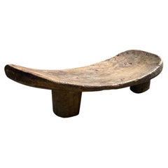 Andrianna Shamaris banc ou chaise en bois ancien Wabi Sabi