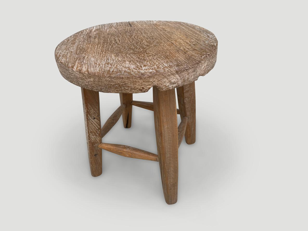 Minimaliste Andrianna Shamaris Table d'appoint ou tabouret rond Wabi Sabi en vente