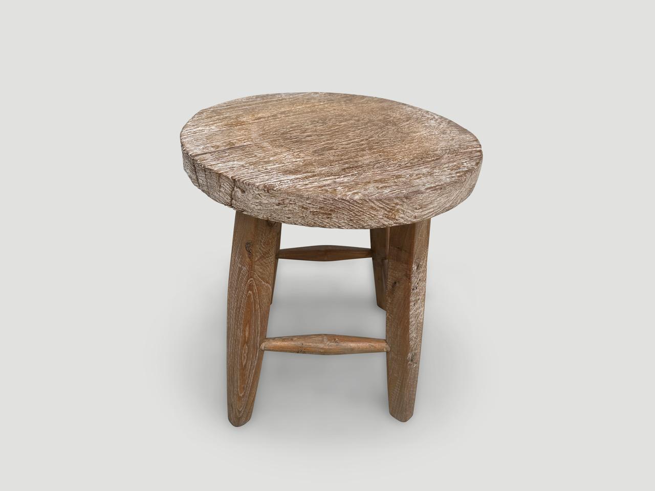 XXIe siècle et contemporain Andrianna Shamaris Table d'appoint ou tabouret rond Wabi Sabi en vente