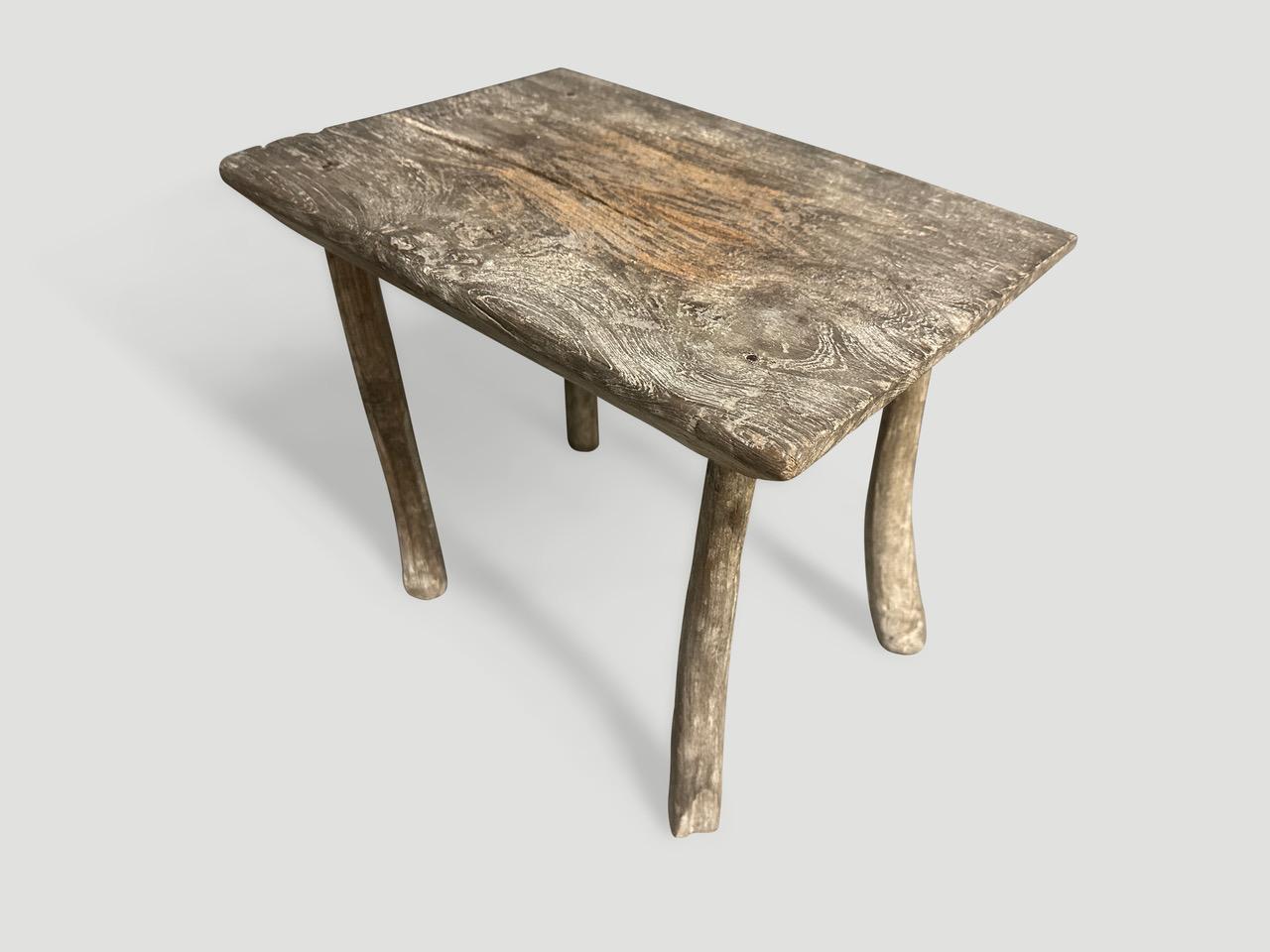Minimaliste Table d'appoint ou tabouret Wabi Sabi Andrianna Shamaris en vente