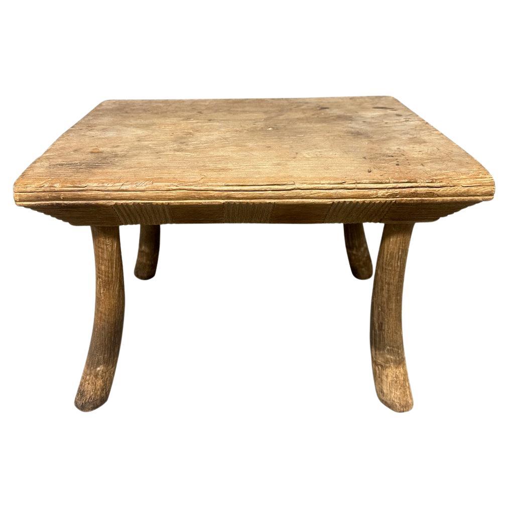 Andrianna Shamaris Wabi Sabi Beistelltisch oder Hocker