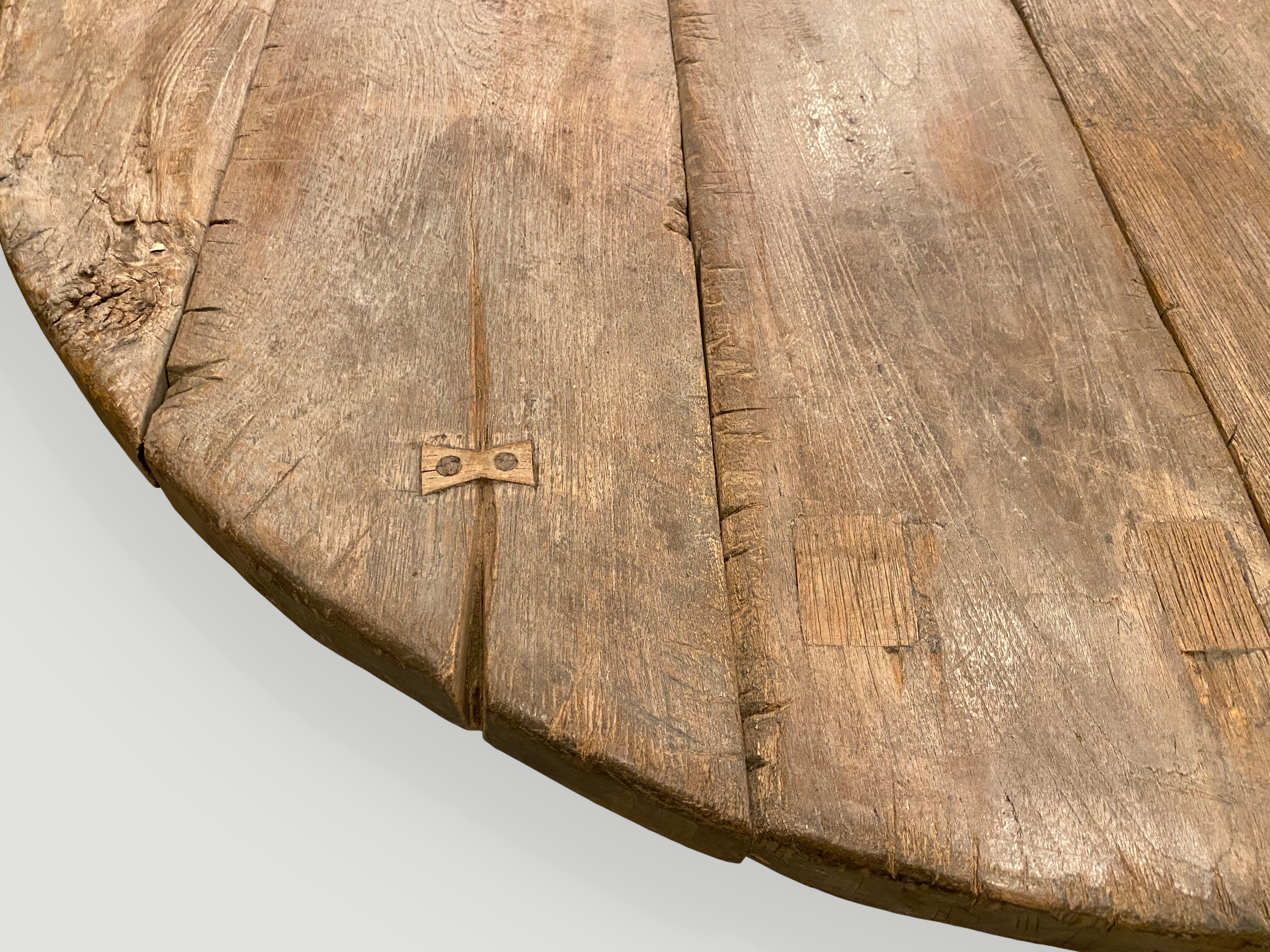 Milieu du XXe siècle Table basse ovale Andrianna Shamaris Wabi Sabi en bois de teck en vente