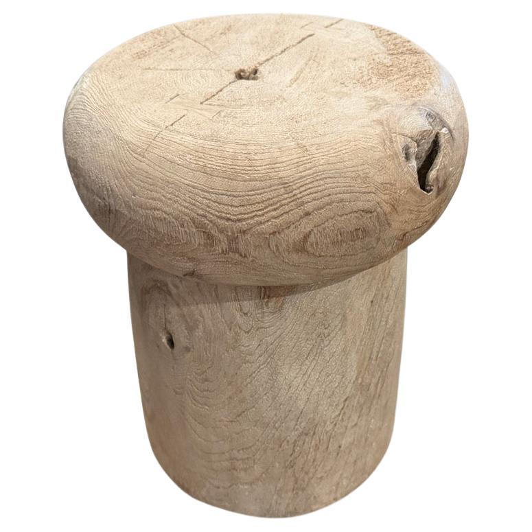 Andrianna Shamaris Wabi Sabi Teakholz Beistelltisch im Angebot