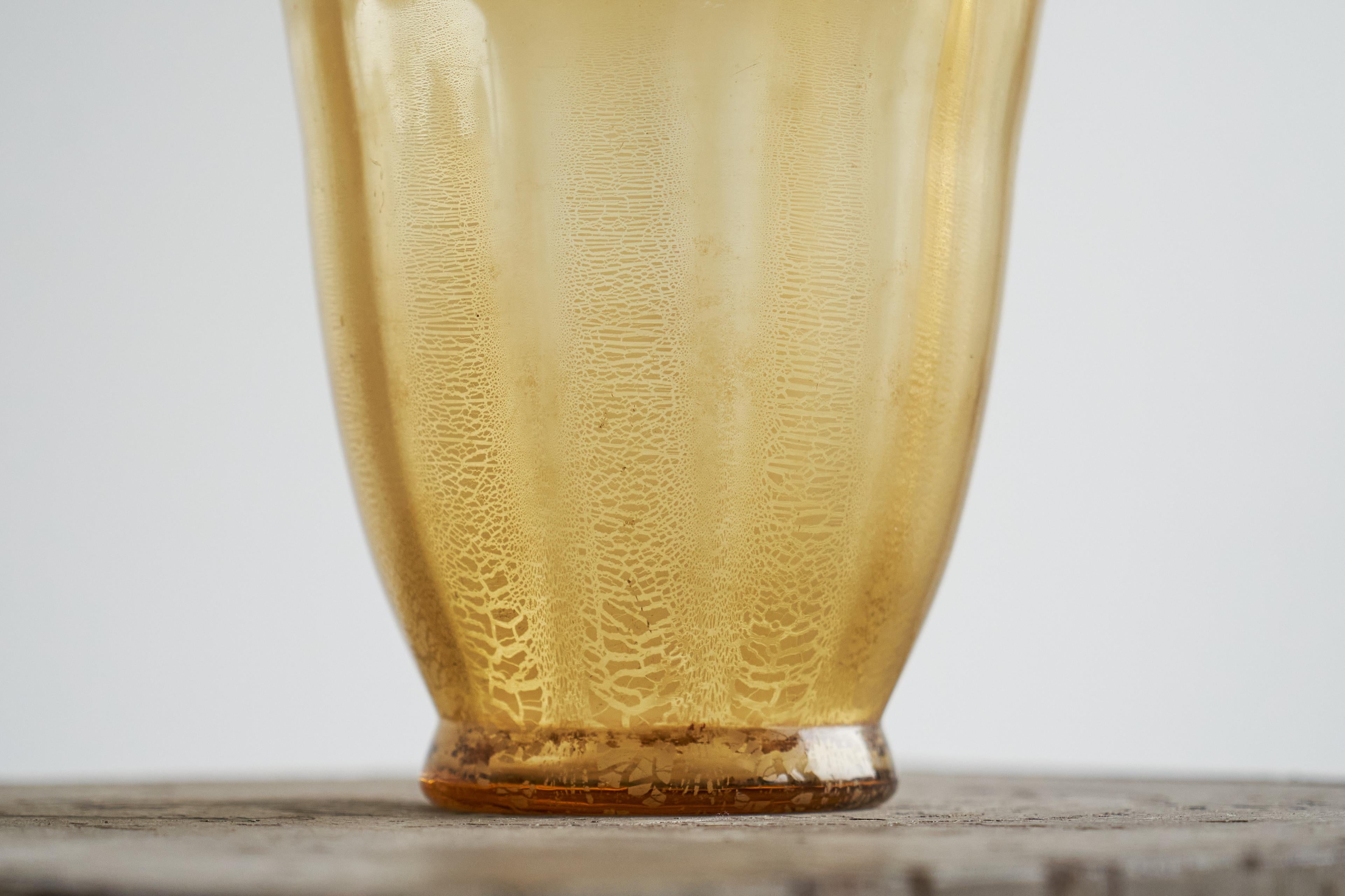 Fatto a mano Vaso in vetro artistico Andries Dirk Copier in craquelé e oro per Glasfabriek Leerdam in vendita