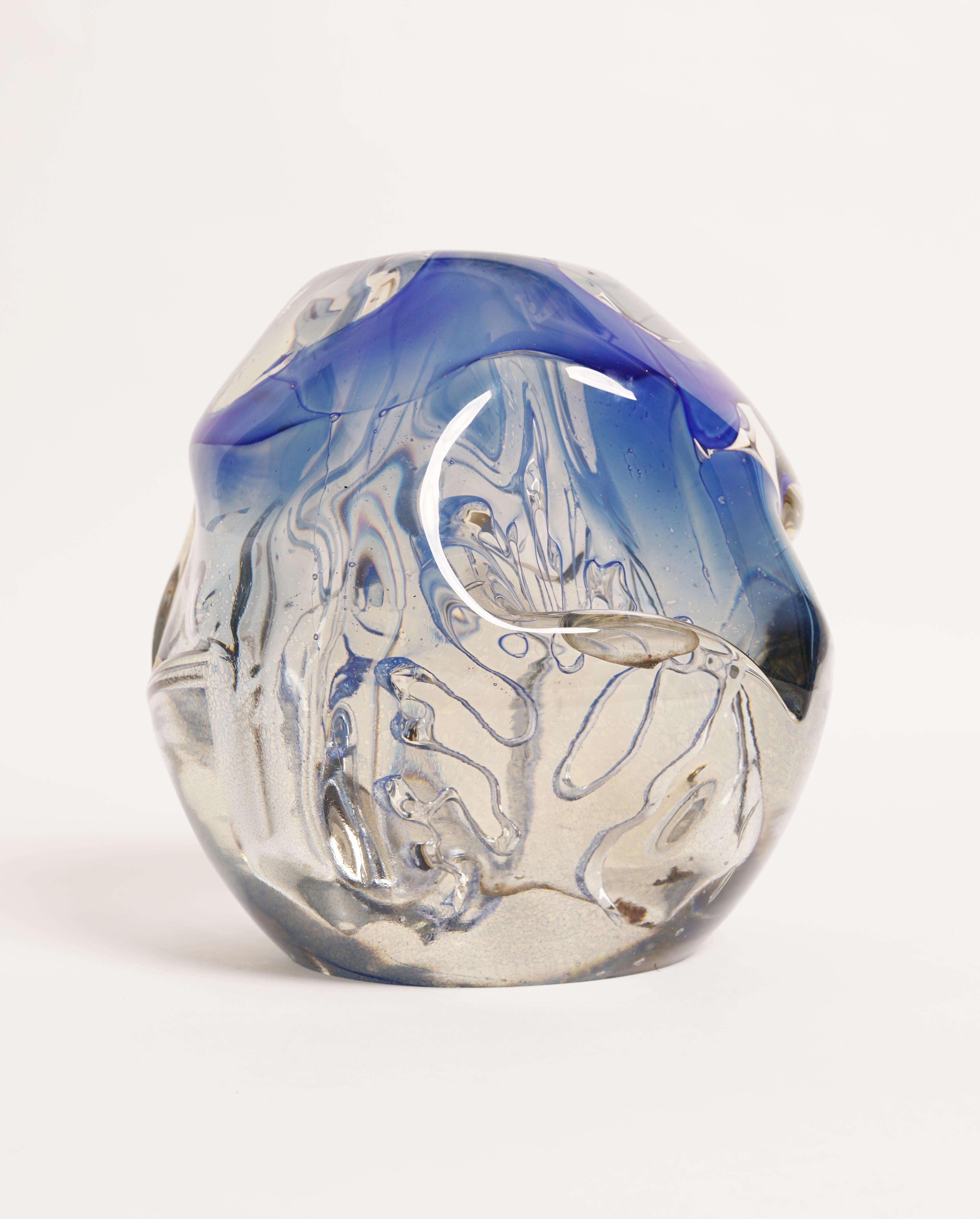 Andries Dirk Copier, 
'Unica', Vase, c. 1938
Execution: Blown glass, clear and blue.
Measure: H : 22 cm (8.6