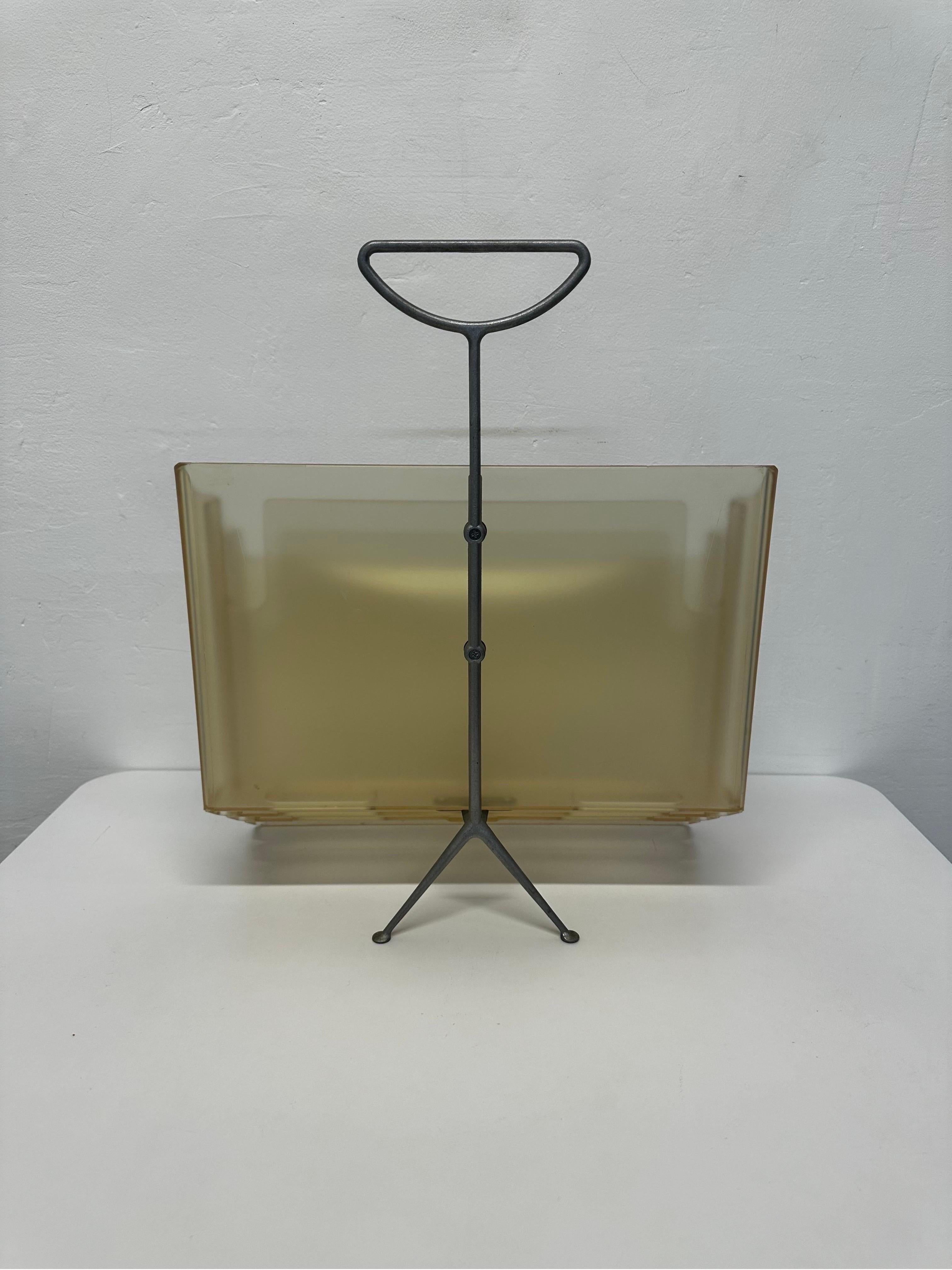 Andries & Hiroko Van Onck Magazine Rack for Magis Italy, 1991 In Good Condition For Sale In Miami, FL