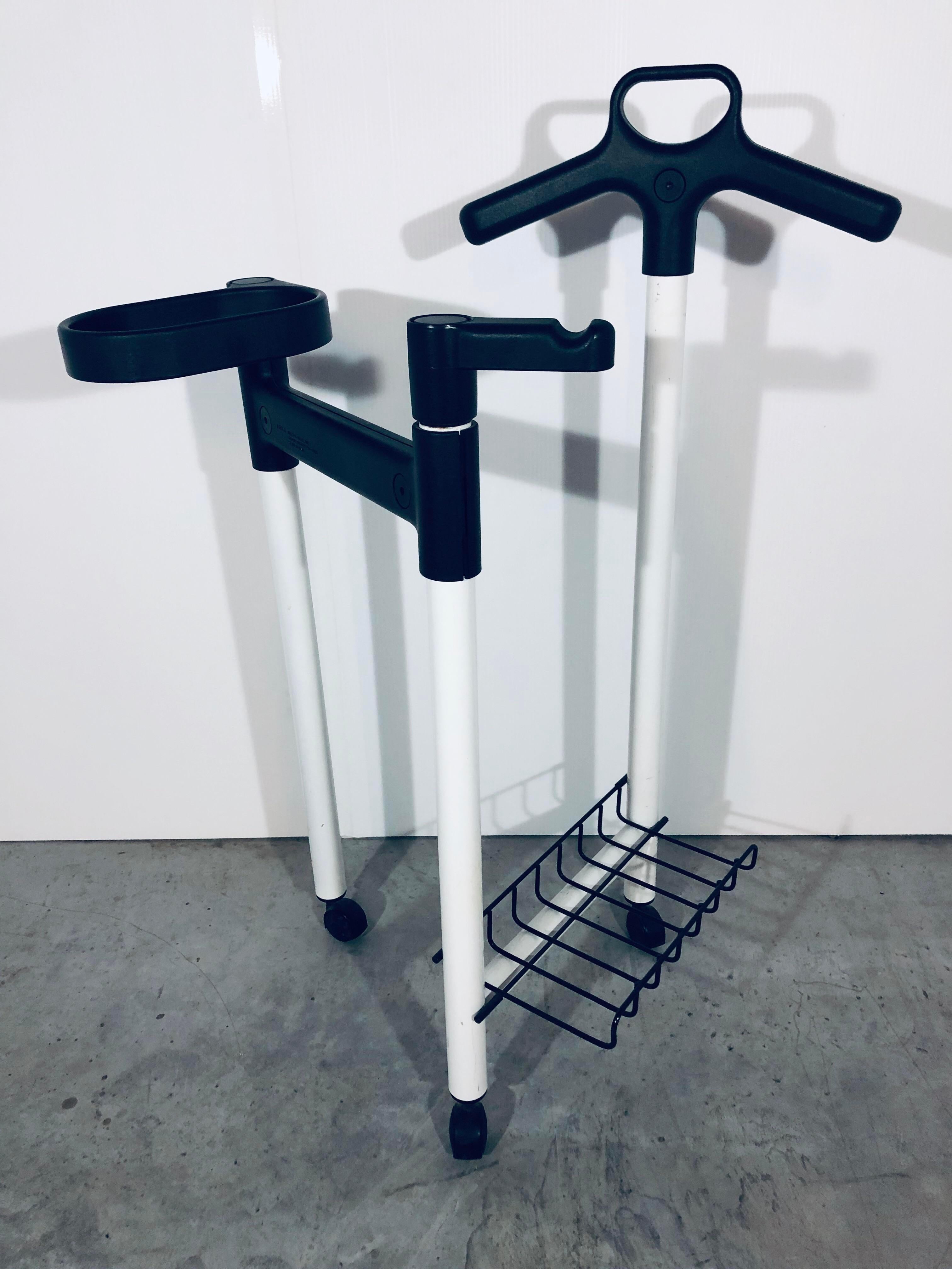 White metal and black plastic valet by Andries Van Onck for Magis. Made in Italy, 1980s.

2 available.