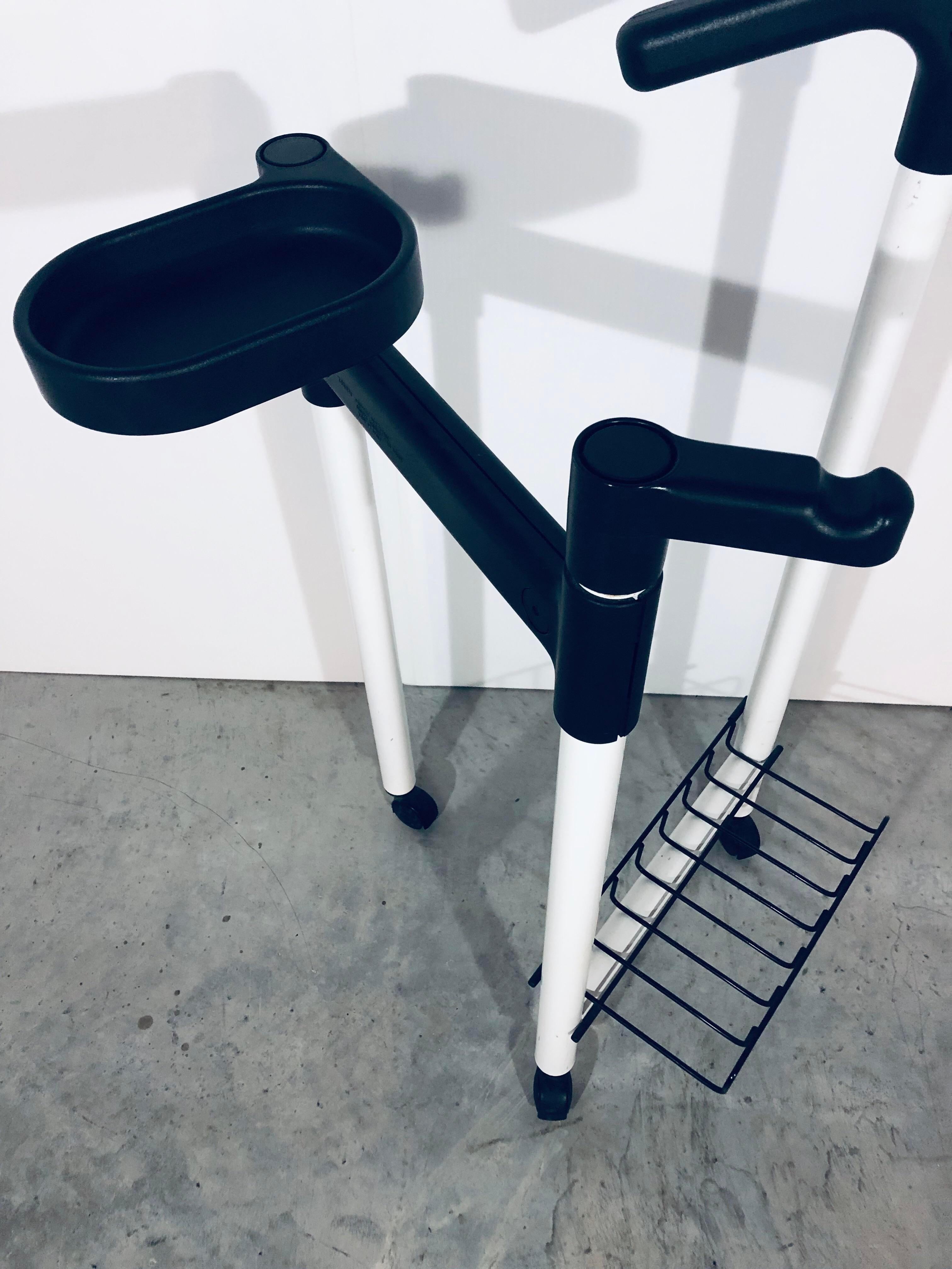 Valet Andries Van Onck pour Magis Totem, années 1980 Bon état - En vente à Miami, FL