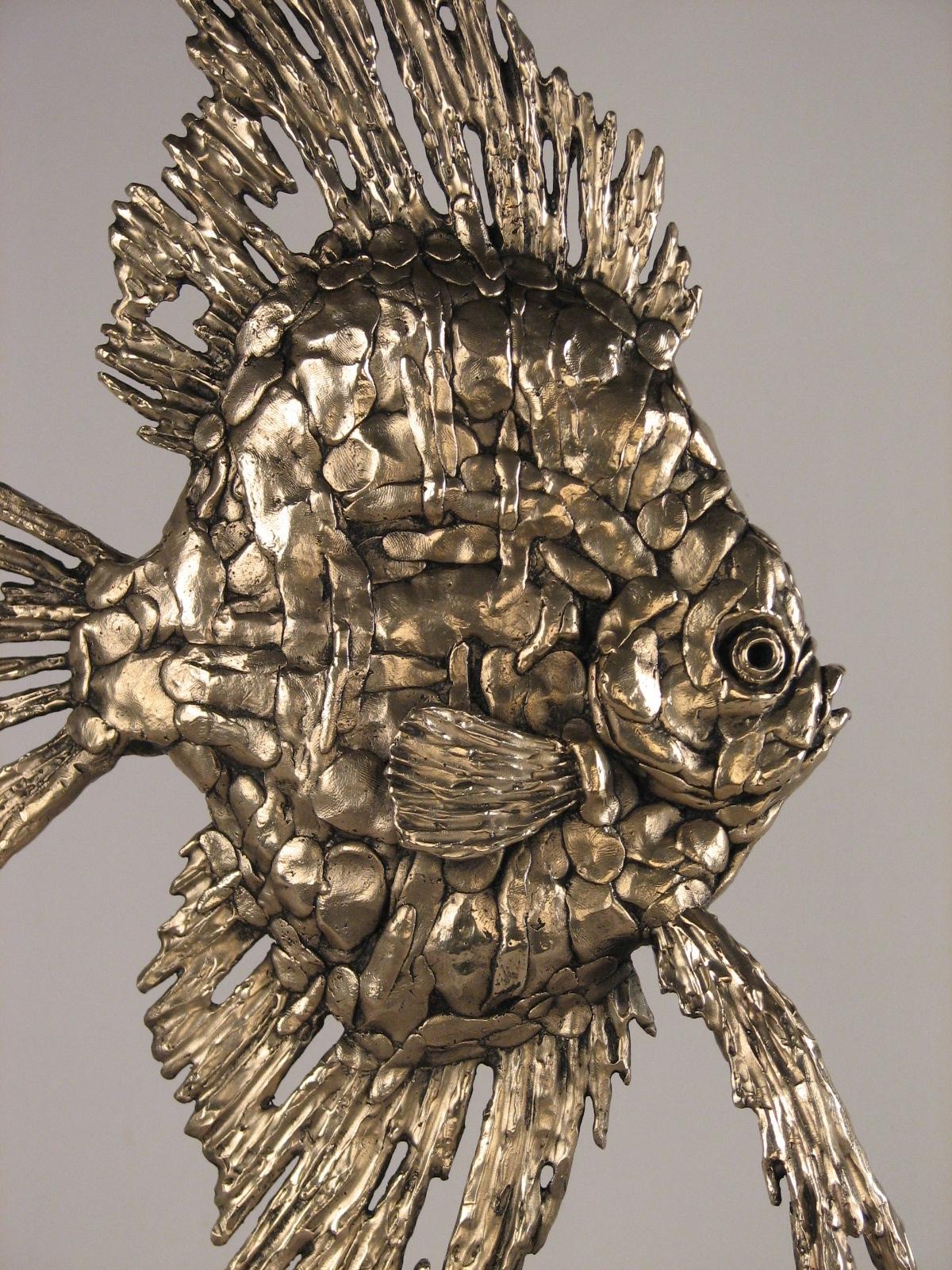 Pez Ángel-escultura abstracta original en bronce de fauna salvaje en venta-Arte contemporáneo en venta 3