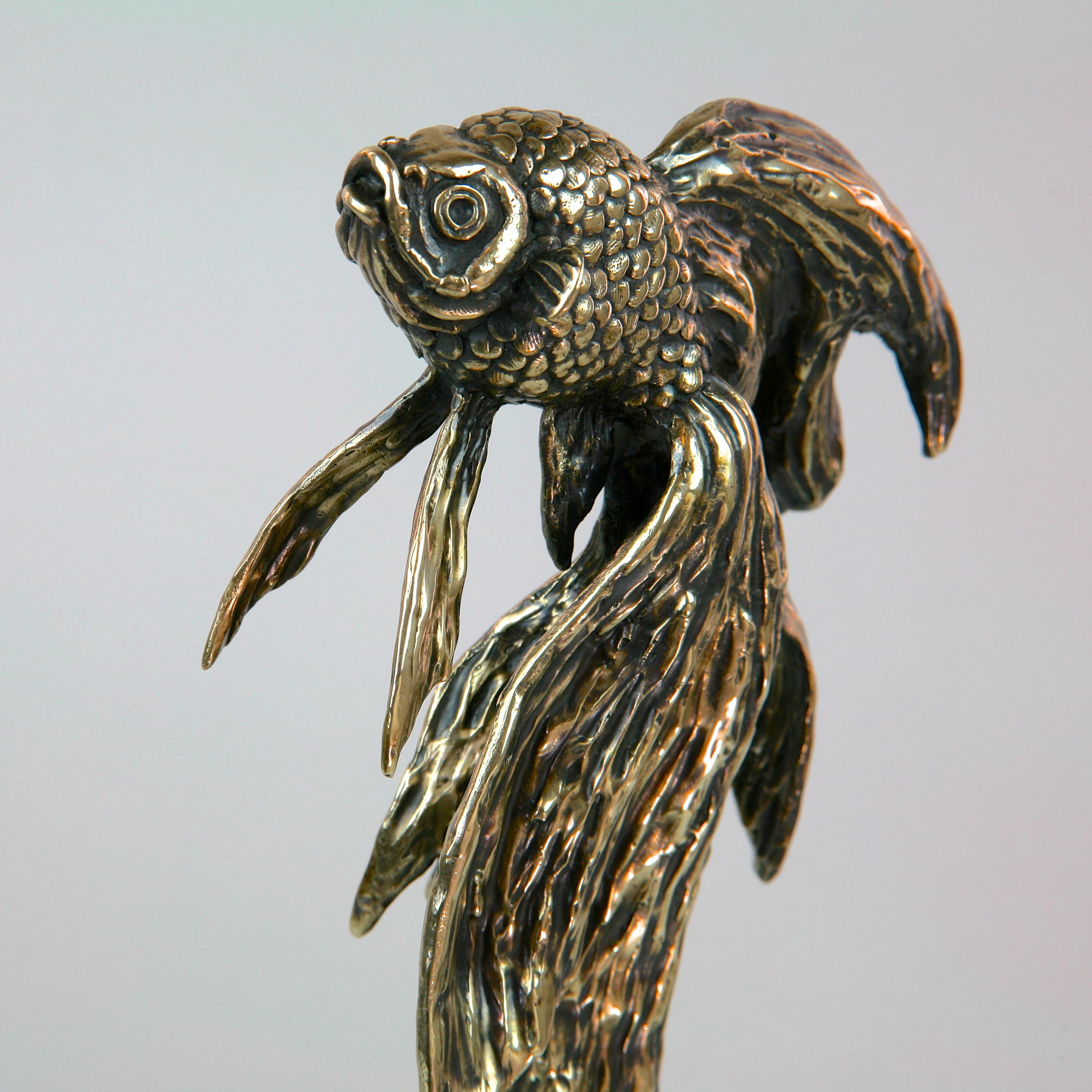 Goldfish II-original bronze wildlife marine sculpture-Artwork-contemporary Art For Sale 2