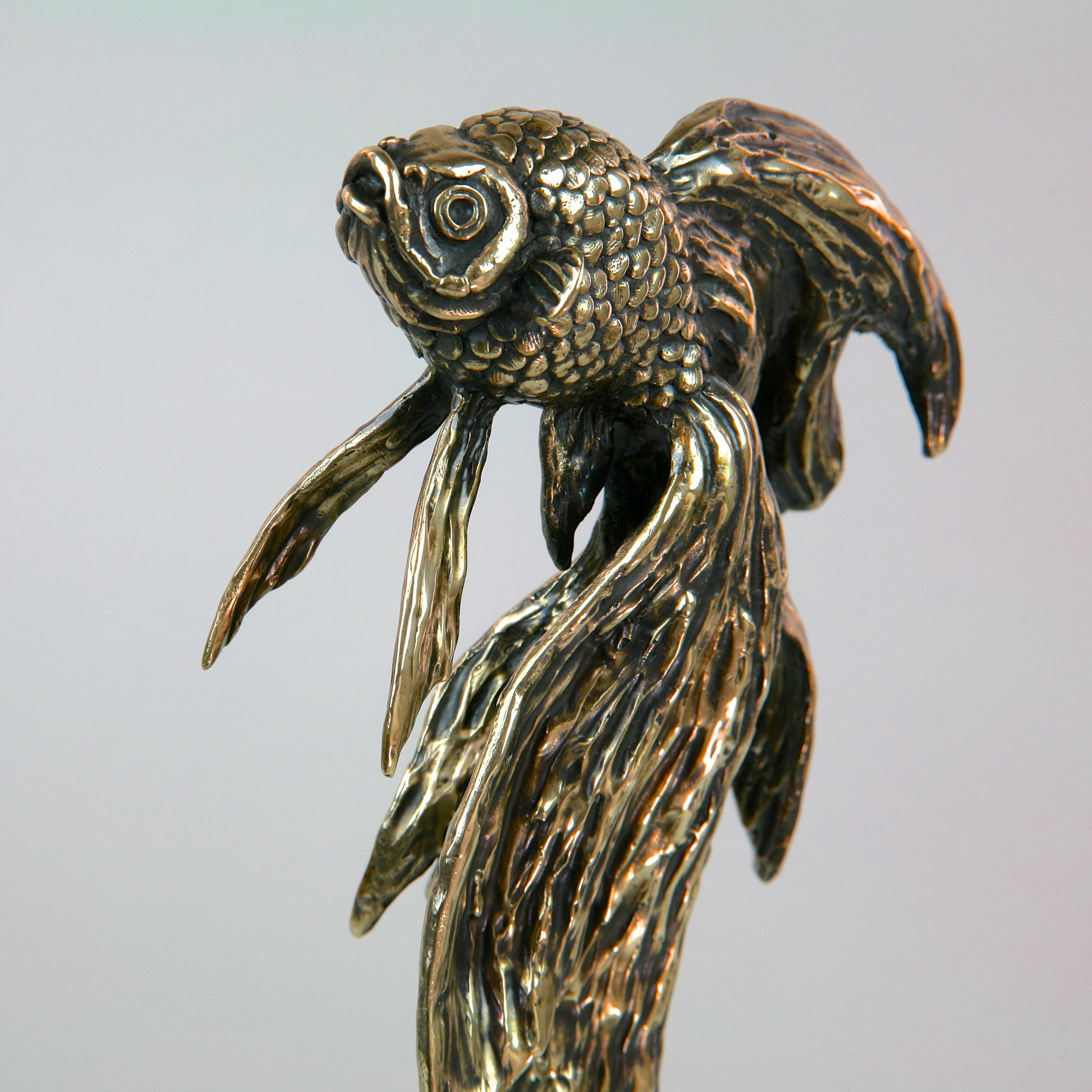 Goldfisch II-originale Bronzeskulptur für Meeresbewohner- Kunstwerk- Zeitgenössische Kunst im Angebot 1