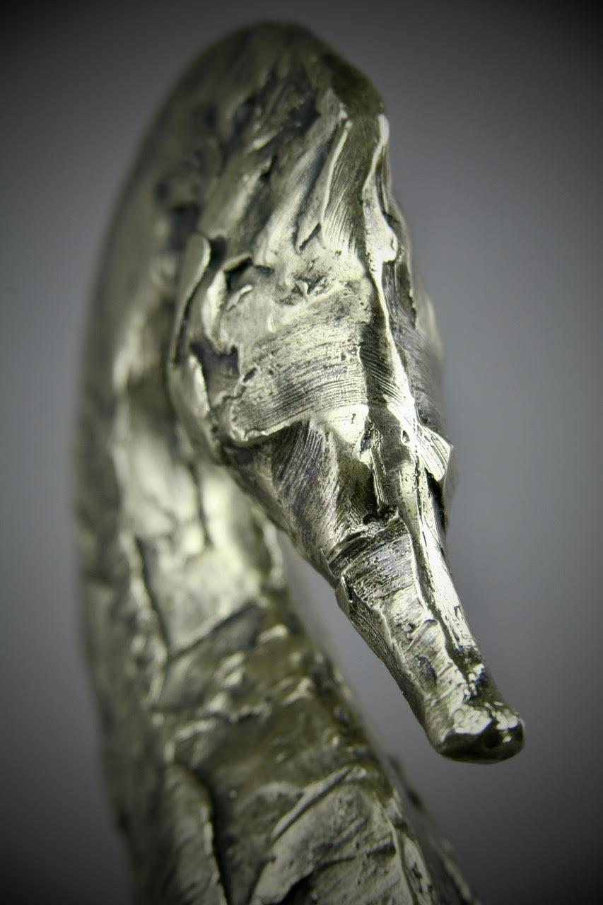 Esta excepcional obra de arte está actualmente expuesta y a la venta en la Galería de Arte Contemporáneo Signet y en Internet. 

Esta impresionante escultura de bronce titulada 