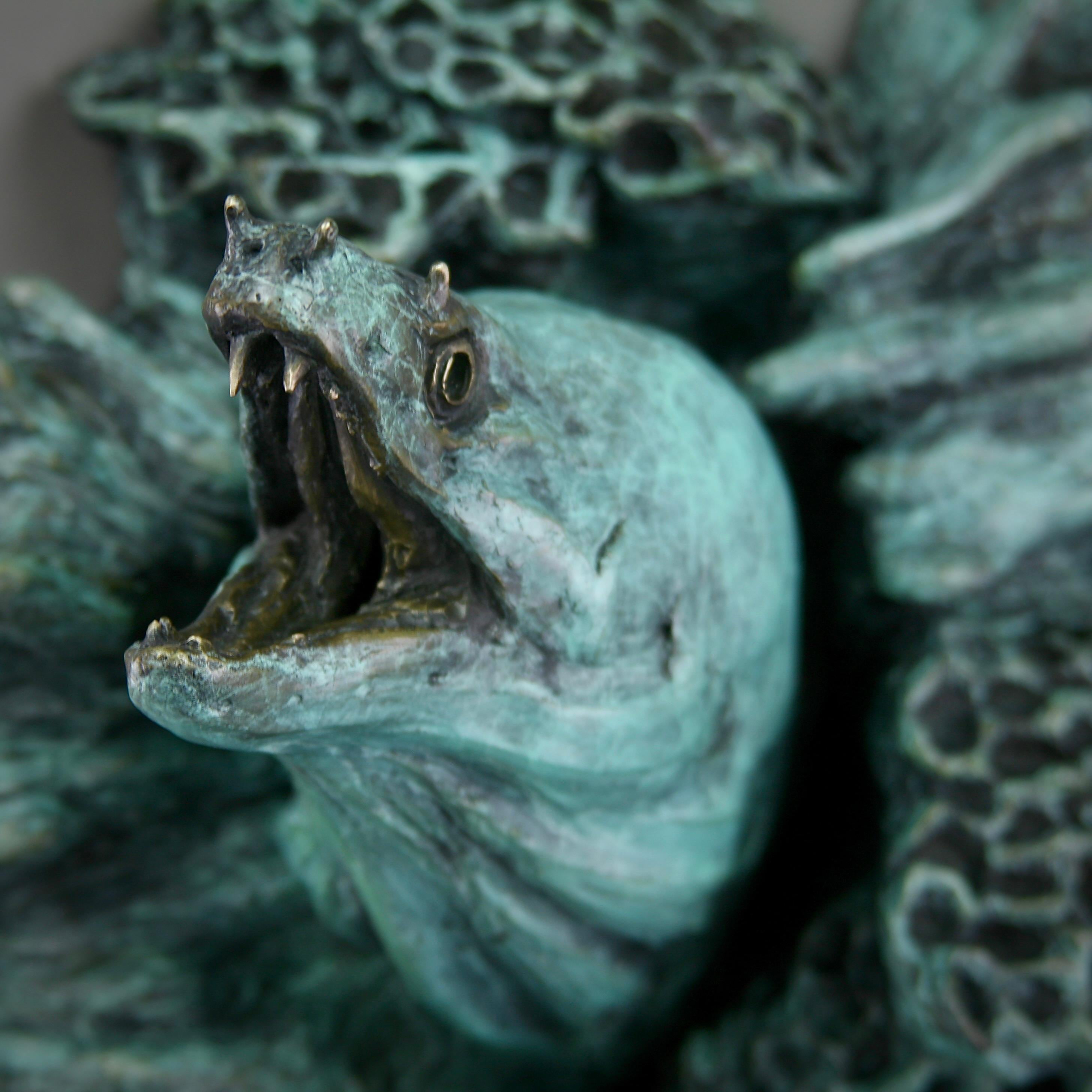 Murene -original modern bronze wildlife marine sculpture - contemporary Art - Realist Sculpture by Andrzej Szymczyk